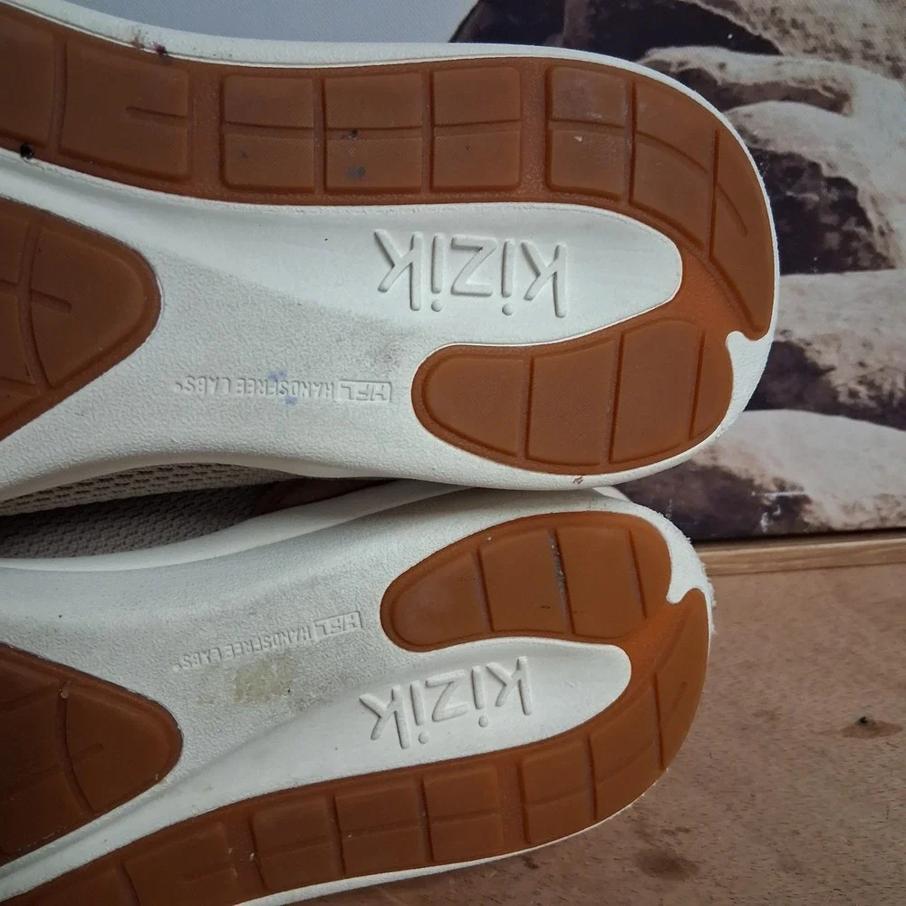 Kizik Lima Hands-Free Slip-On Sneakers Mens 8.5 Sand Tan Knit Low Top Shoes